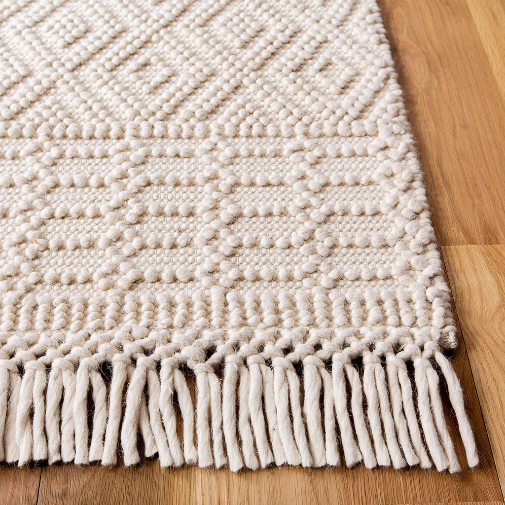 Ivory Handmade Wool Accent Rug F3665