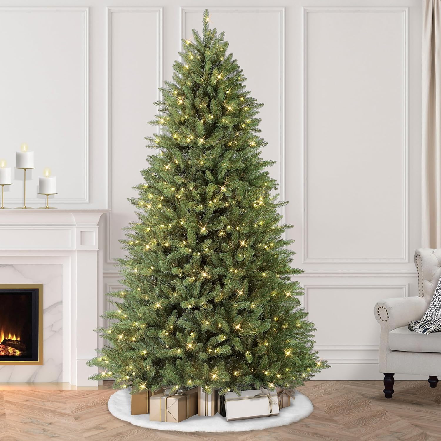 7.5 Foot Pre-Lit Green Artificial Christmas Tree with 600 Clear Lights Z48034