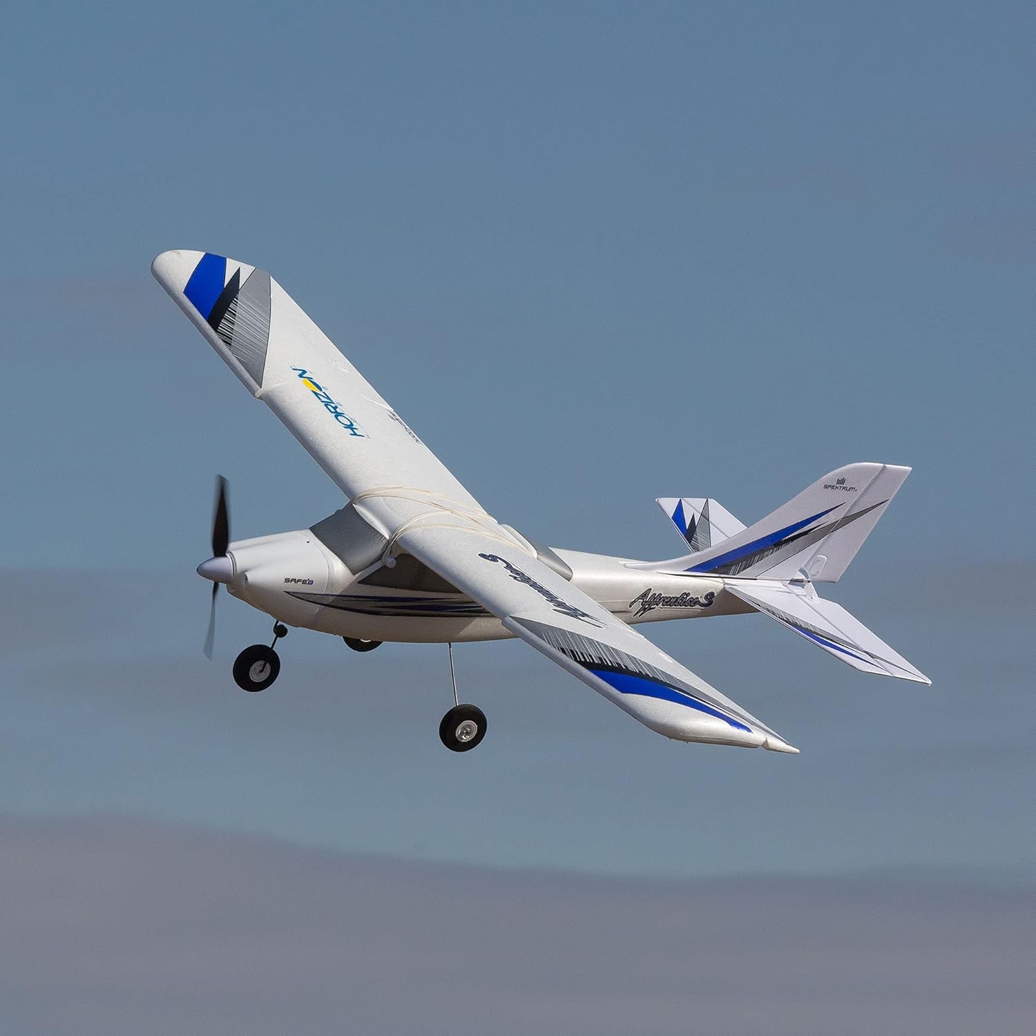 White RC Airplane 1.2m RTF Basic Q800081