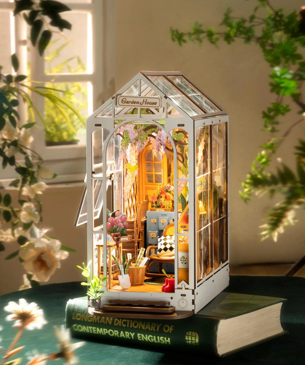 Book Nook Kit DIY Miniature House with LED Light Wooden Bookend Craft Diorama Kit L3204