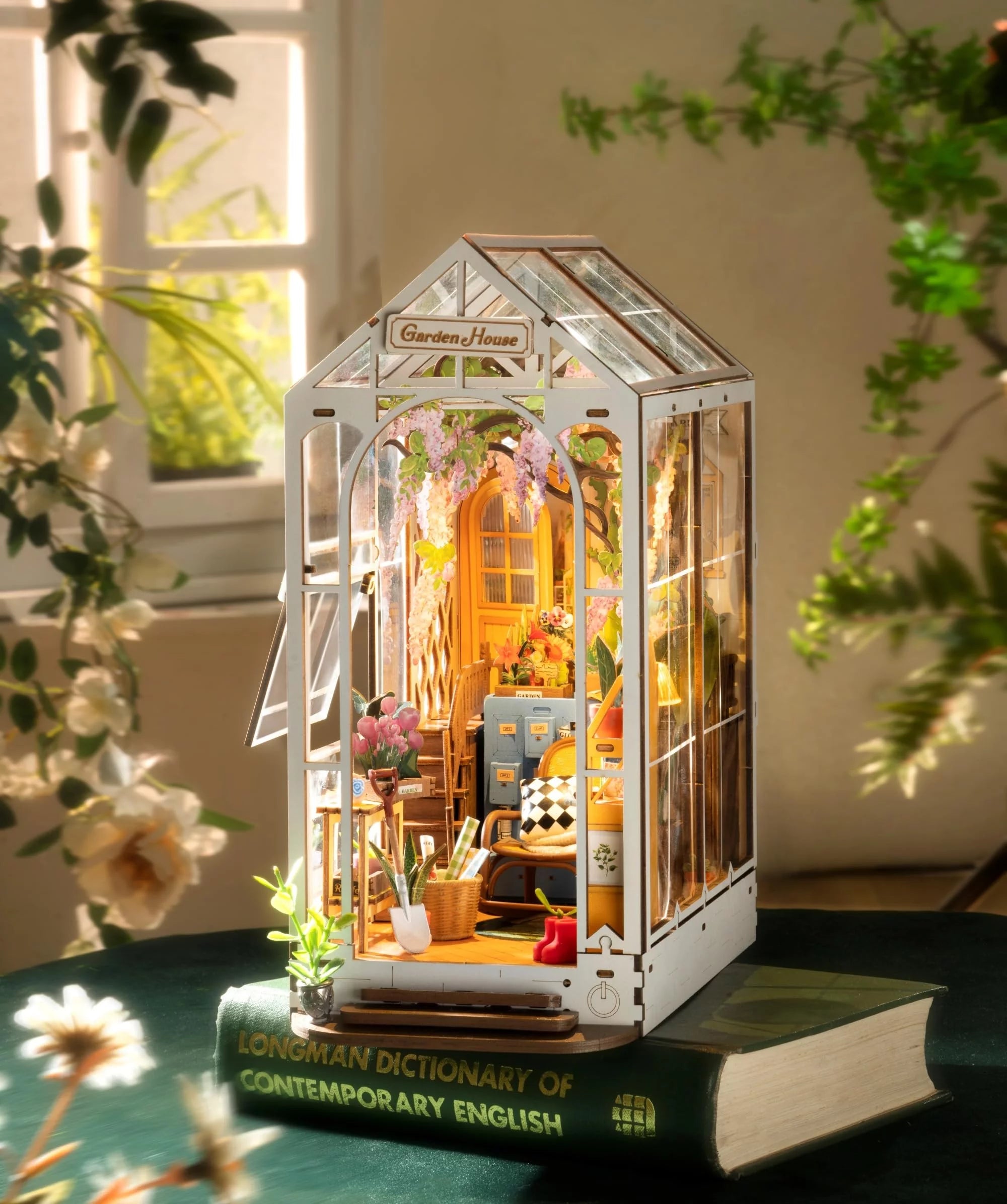 Book Nook Kit DIY Miniature House with LED Light Wooden Bookend Craft Diorama Kit L3204