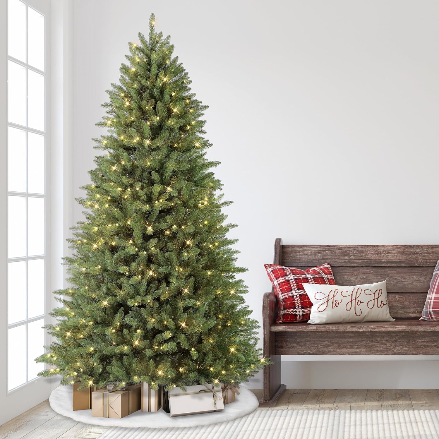 7.5 Foot Pre-Lit Green Artificial Christmas Tree with 600 Clear Lights Z48034