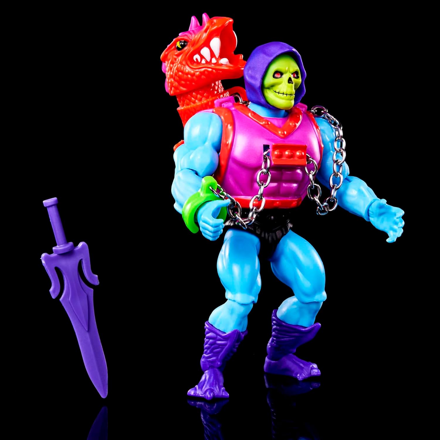 Deluxe Dragon Blast Skeletor 5.5-in Action Figure with Accessories T571