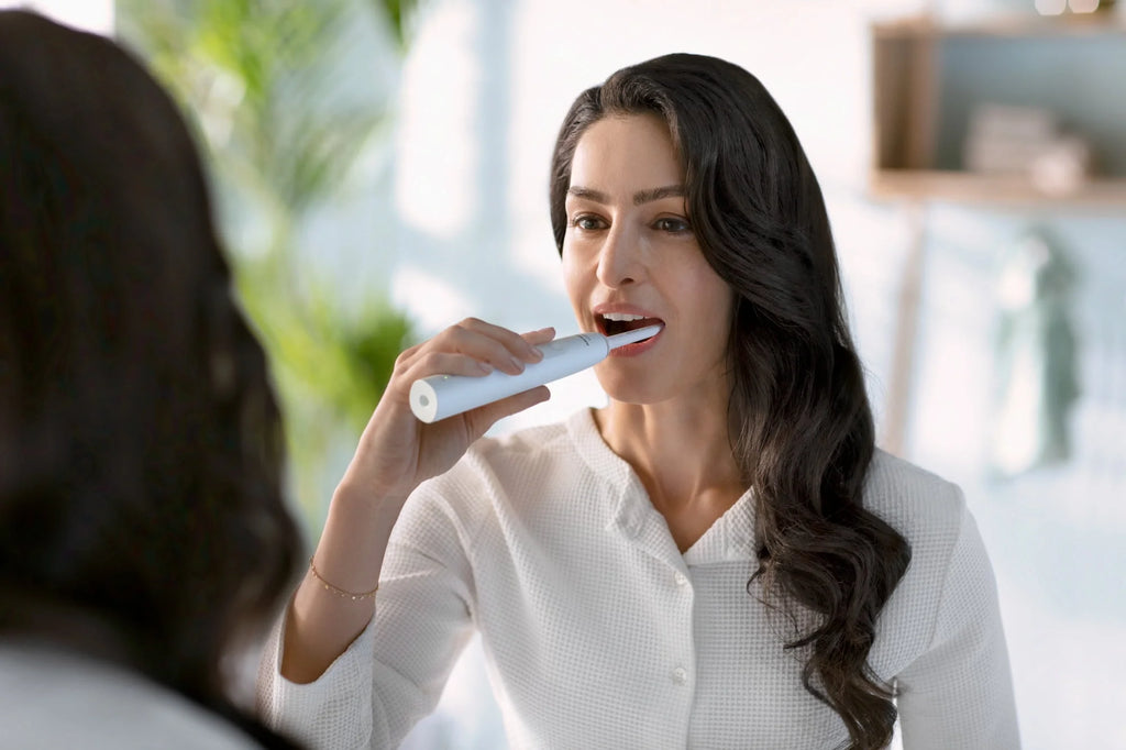White Rechargeable Electric Toothbrush with Pressure Sensor A461