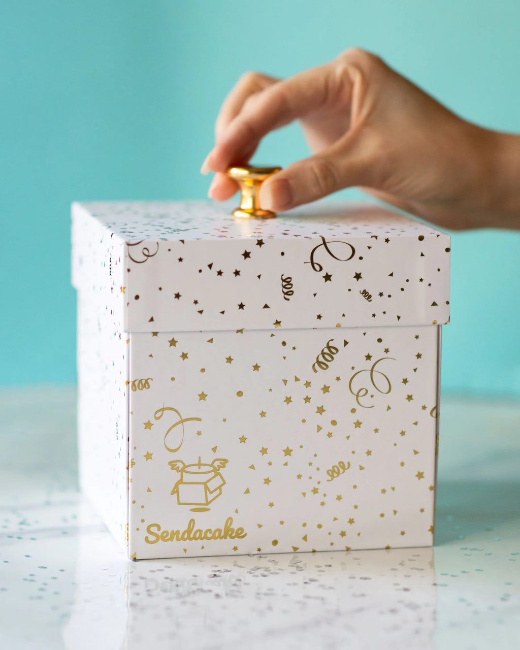White & Gold Foil Celebration Explosion Flying Butterfly Surprise Cake & Flowers Gift Box Y6521